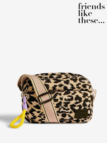 Estampa de leopardo - Friends Like These Nylon Cross-Body Bag (F44781) | R$ 315
