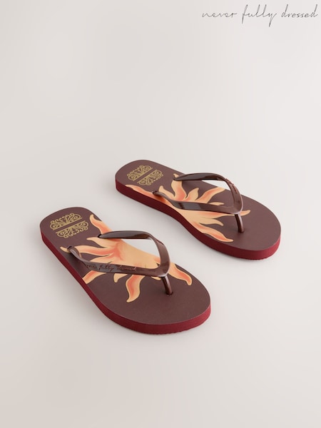 Never Fully Dressed Chocolate Brown Flip Flops (F45070) | R$ 190