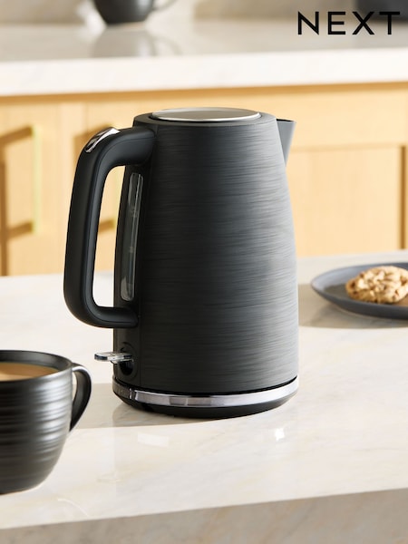 Black Hadleigh Kettle (F45213) | €42