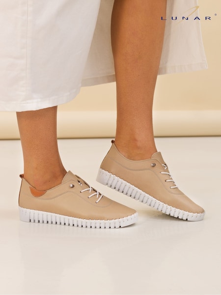 Lunar Flamborough Brown Shoes (F46580) | € 72