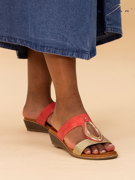 Lunar Orange Porto Coral Sandals (F46695) | R$ 375
