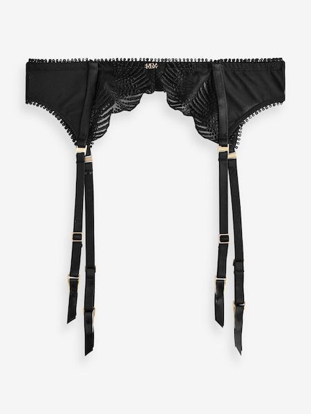 KBX Lana Shell Embroidery Suspender (F47135) | €32