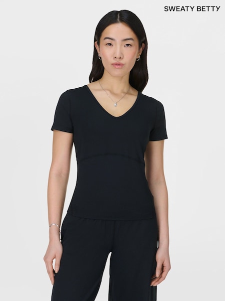 Musta - Sweaty Betty Gaia V-kaula-aukko T-paita (F47630) | €87