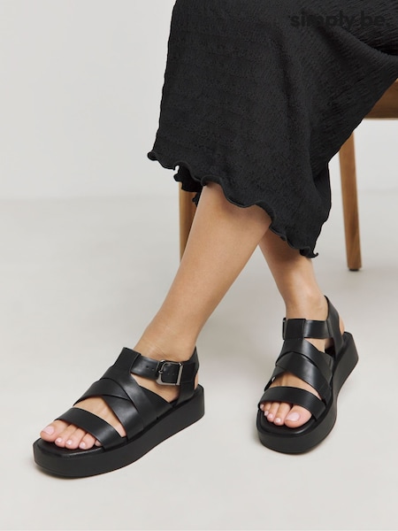 Simply Be Black Wide Fit Chunky Buckle Fisherman Sandals In Wide Fit (F51117) | €48