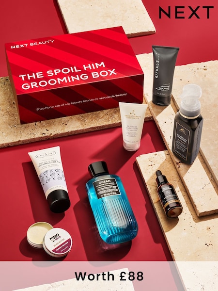 The Fathers Day Spoil Him Grooming Box (Worth £88) (F51500) | €29