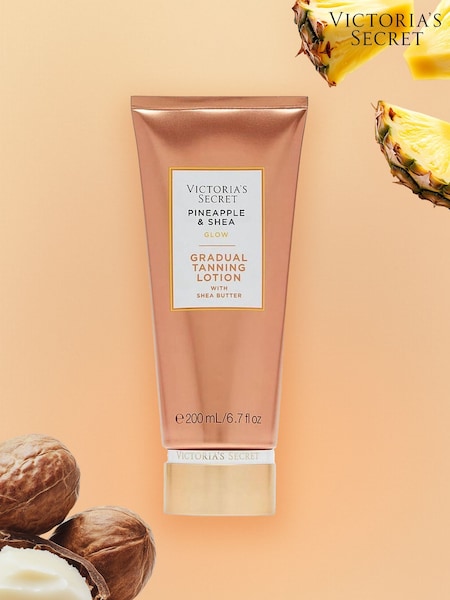 Victoria's Secret Pineapple and Shea Glow Gradual Tanning Lotion 200ml (F51701) | €22.50
