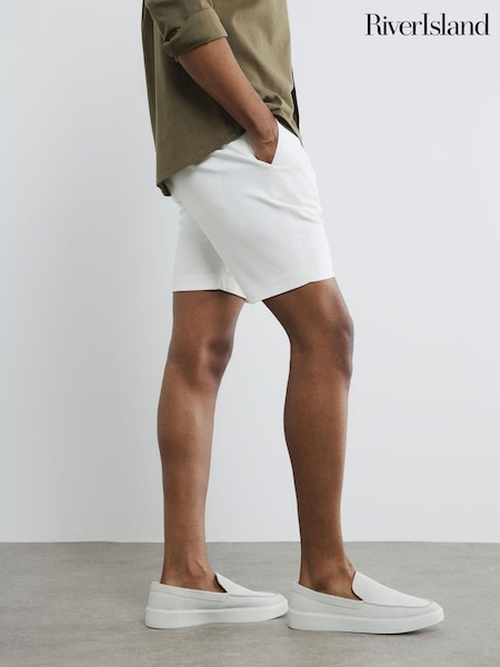 River Island White Belted Core Decal Chino Shorts (F54030) | €40