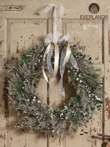 Everlands Green and Champagne Tones 60cm Christmas Berries and Foliage Wreath (F54437) | €64