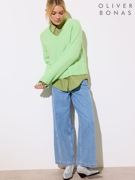 Oliver Bonas Green V-Neck Knitted Jumper (F55905) | €76