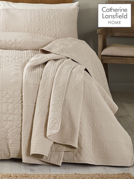 Catherine Lansfield Natural Folkstone Geo Bedspread (F55998) | €50