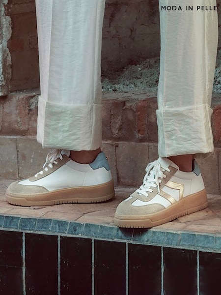 Bela - Moda in Pelle Bramble Stylish Angled Panel Leather White Trainers (F56806) | € 170