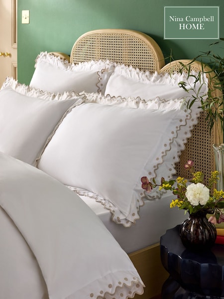 Nina Campbell Set of 2 Jester Scallop Spot 200 Thread Count Pillowcases (F56932) | € 33