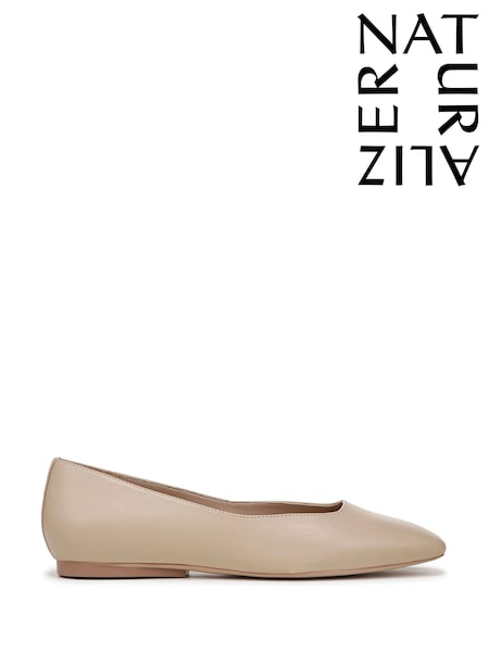 Naturalizer Wide Fit Chelsea Ballet Flats (F57301) | €146