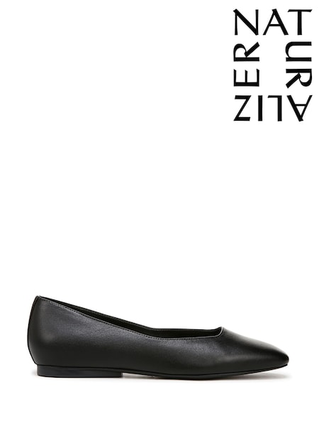črna - Naturalizer Wide Fit Chelsea Ballet Flats (F57314) | € 145