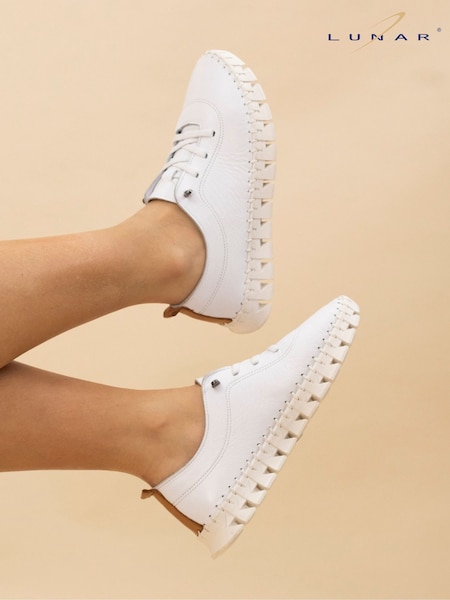 Lunar St Austell Leather Plimsoll White Shoes (F60980) | R$ 590