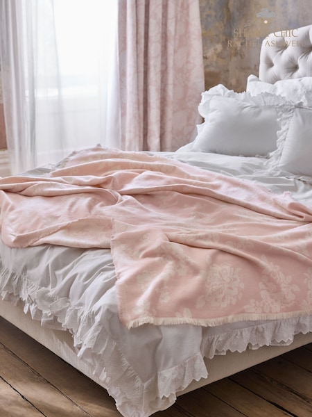 Shabby Chic by Rachel Ashwell® Chinoiserie Floral Brushed Throw (F61617) | €54