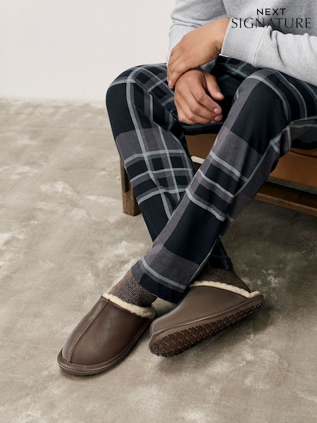 Brown Signature Suede Sheepskin Mule Slippers (F62357) | R$ 385