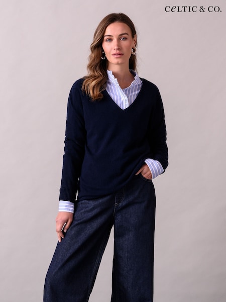Celtic & Co. Blue Geelong Slouch V-Neck Jumper (F65508) | €173
