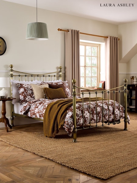 Pat Laura Ashley Hayworth