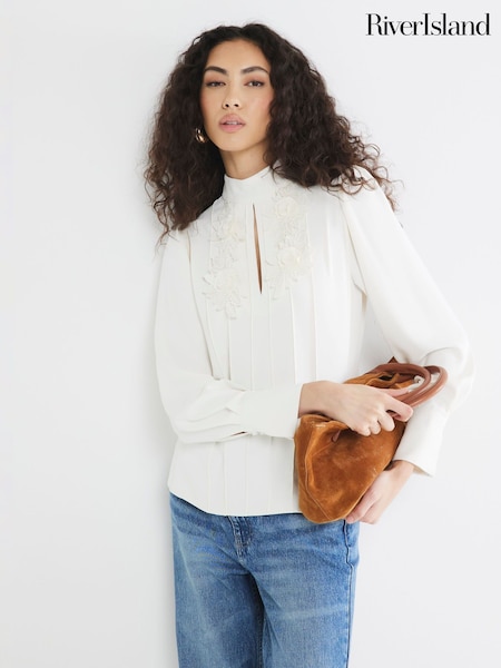 River Island Cream Floral Applique Blouse (F66501) | 2,403 UAH