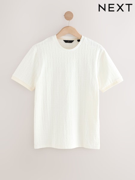 أبيض بيج فاتح - Smart Textured T-Shirt (F66557) | ‏105 د.إ.‏