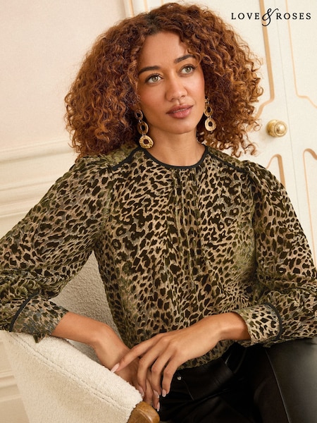 Love & Roses Crew Neck Long Sleeve Burnout Blouse (F67932) | R$ 435