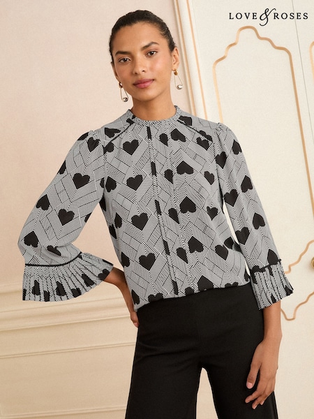 Love & Roses Crew Neck Pleated Flute Sleeve Blouse (F67955) | R$ 355