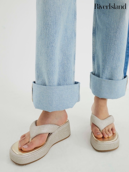 River Island Silver Toe Thong Wedge Sandals (F70951) | €46