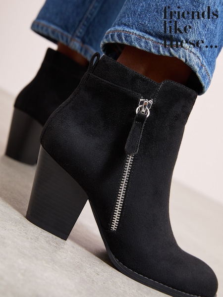 Preto - Friends Like These Stacked Heel Faux Suede Cuban Ankle Boots (F71368) | R$ 415