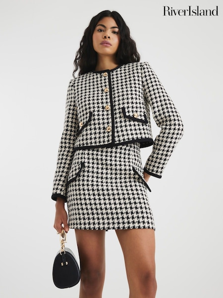 River Island Mono Boucle Mini Skirt (F71437) | €55