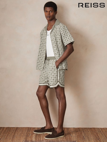 Reiss Sage/White Forn Reiss | Ché Embroidered-Motif Shorts (F72437) | €170