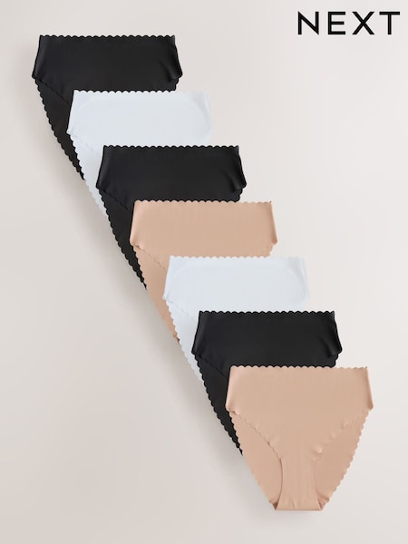 Black/White/Praline Nude Full Brief No VPL Scallop Knickers 7 Pack (F73156) | R$ 390