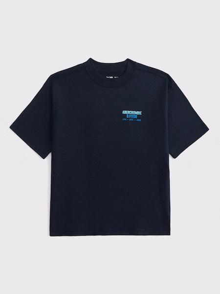 כחול  - חולצת טי עם לוגו מאחור של Abercrombie & Fitch בכחול (F73982) | ‏96‏₪ - ‏106‏₪