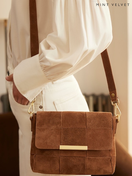 Mint Velvet Lara Suede Cross-body Bag (F76373) | kr2 530