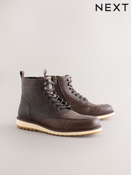 Brown Tall Leather Apron Toe Boots (F76985) | €90