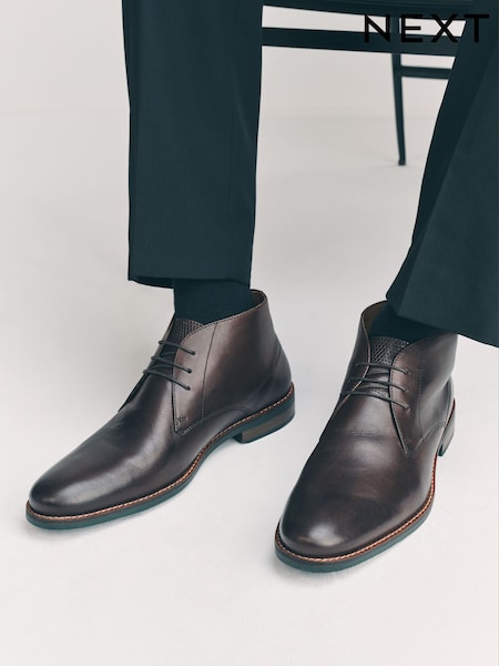 Brown Contrast Sole Leather Chukka Boots (F77455) | €72