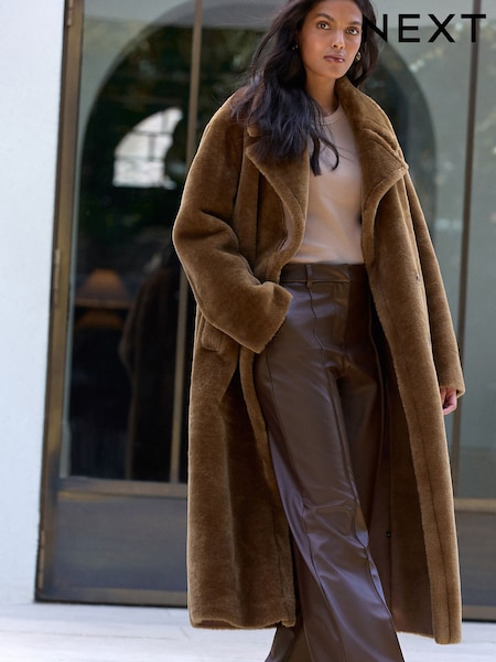 Toffee Faux Fur Maxi Coat (F78139) | R$ 800