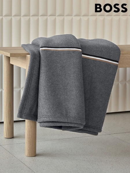 BOSS Home Magnet B Linea Throw (F78191) | €89