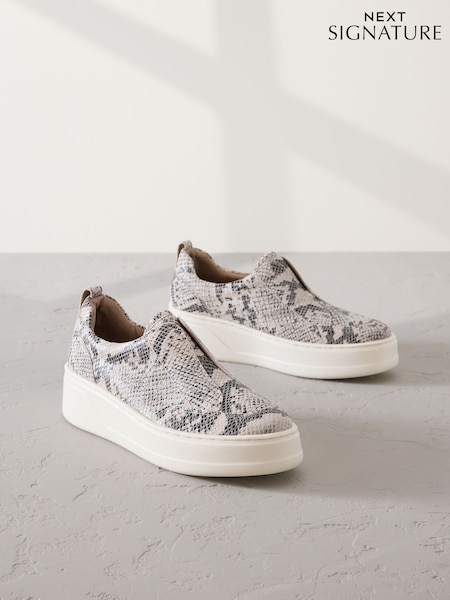 Snake Signature Leather Chunky Wedge Platform Trainers (F80688) | R$ 455