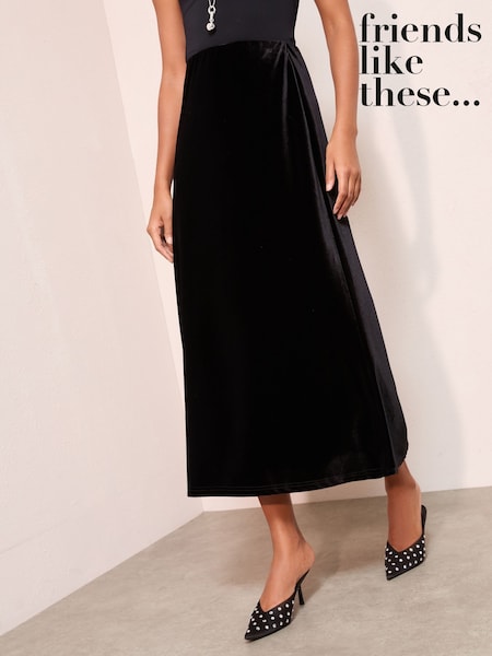 Friends Like These Black Velvet Maxi Skirt (F82447) | R$ 435