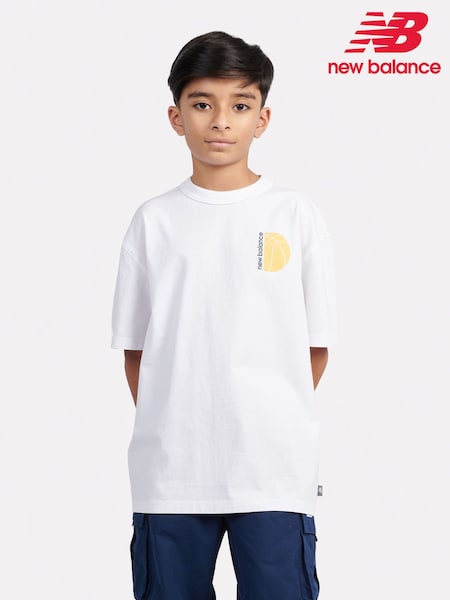 New Balance White Kids Hoops Layup Graphic T-Shirt (F84238) | R$ 245 - R$ 295