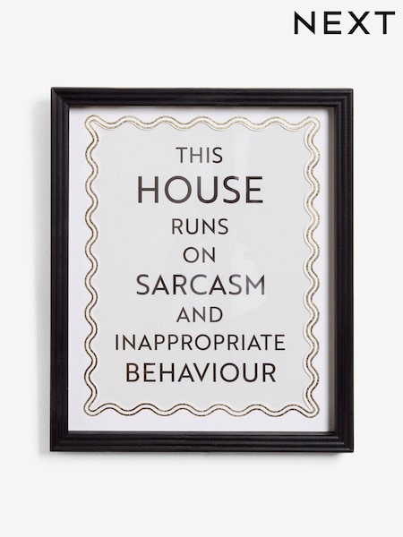 This House Runs On Framed Wall Art (F90629) | 27 €
