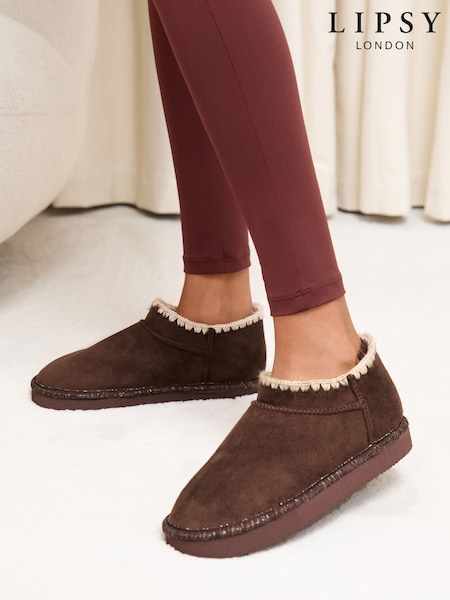 Lipsy Chocolate Brown Faux Fur Whipstitch Detail Platform Bootie Nightwear Slippers (F90663) | R$ 285