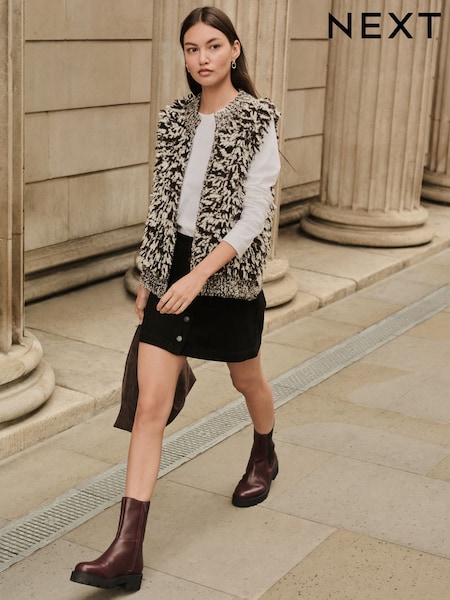 Neutral Loopy Knit Sleeveless Waistcoat (F90715) | €67