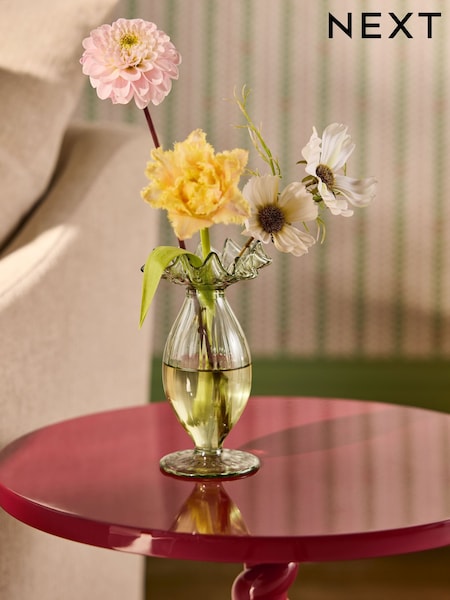 Green Ruffle Ribbed Glass Bud Vase (F93109) | 44 QAR