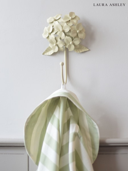 Laura Ashley Cream Hydrangea Hooks Set of 2 (F93474) | €28