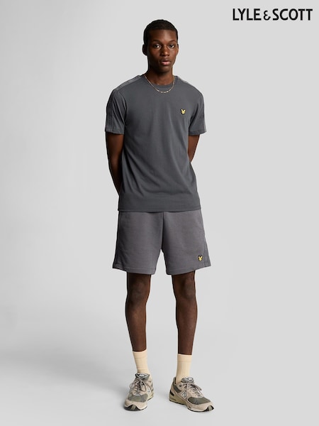 Lyle & Scott Tape Shorts (F95239) | €79