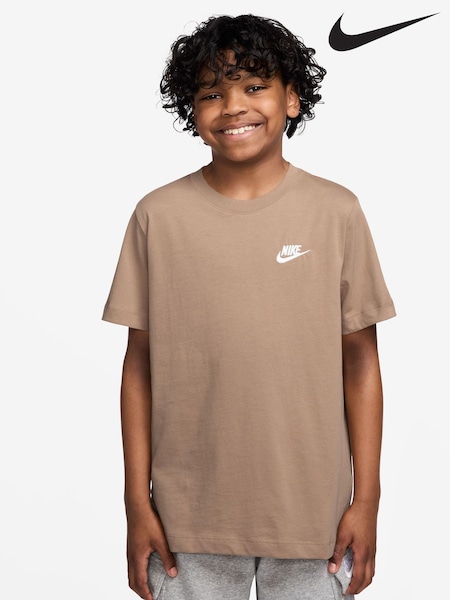 Nike Brown Club T-Shirt (F95778) | €18.50