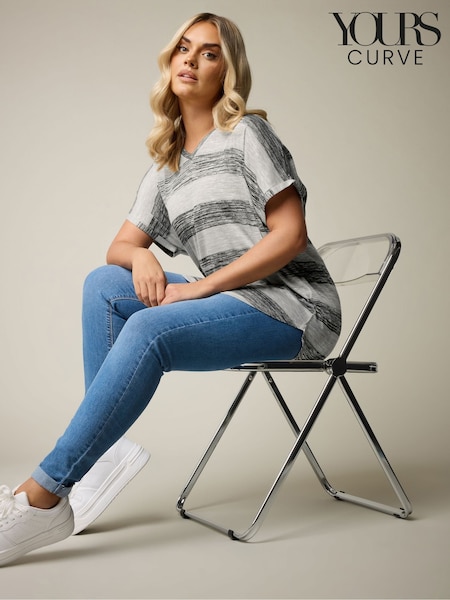 Yours Curve Grey Textured Striped T-Shirt (F97469) | €35