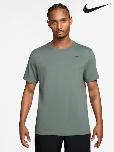 Nike Clay Green Dri-FIT Training T-Shirt (F98066) | €35